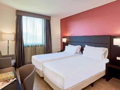 bedroom 2 - hotel nh coimbra dona ines - coimbra, portugal