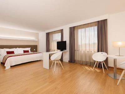 bedroom - hotel coimbra aeminium affiliated by melia - coimbra, portugal