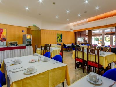 breakfast room - hotel alvorada - estoril, portugal