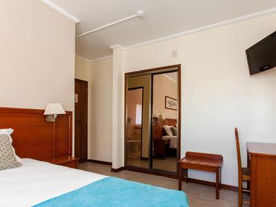 bedroom - hotel sao mamede - estoril, portugal