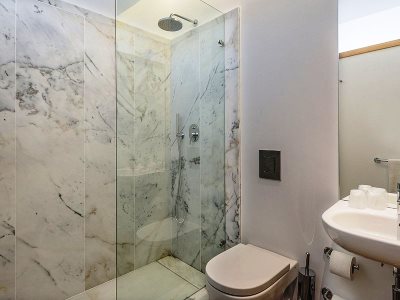 bathroom - hotel evora olive - evora, portugal