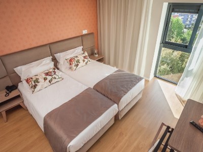 bedroom 7 - hotel essence inn marianos - fatima, portugal