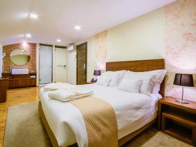 bedroom 2 - hotel borges chiado - lisbon, portugal