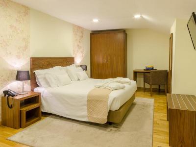 bedroom 1 - hotel borges chiado - lisbon, portugal