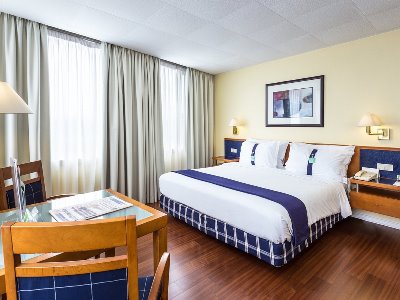 bedroom 2 - hotel holiday inn lisbon - lisbon, portugal