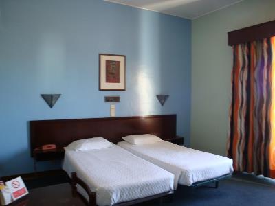 bedroom 1 - hotel residencial horizonte - lisbon, portugal