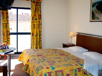 bedroom 2 - hotel amazonia lisboa - lisbon, portugal