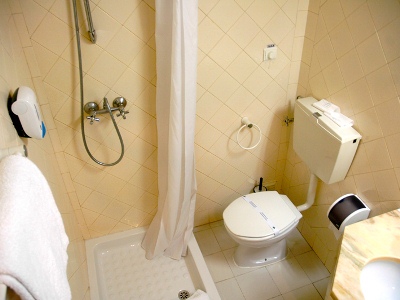 bathroom - hotel amazonia lisboa - lisbon, portugal