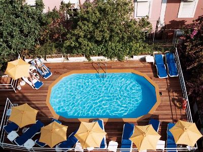 outdoor pool - hotel amazonia lisboa - lisbon, portugal