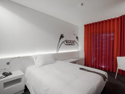 bedroom - hotel 3k europa - lisbon, portugal