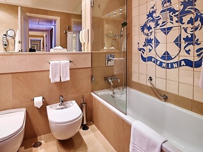 bathroom - hotel penina hotel and golf resort - portimao, portugal
