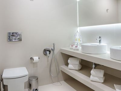 bathroom - hotel cristal porto - porto, portugal