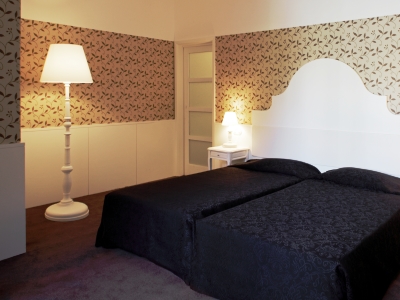 bedroom - hotel grande hotel do porto - porto, portugal