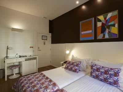 bedroom 6 - hotel grande hotel do porto - porto, portugal