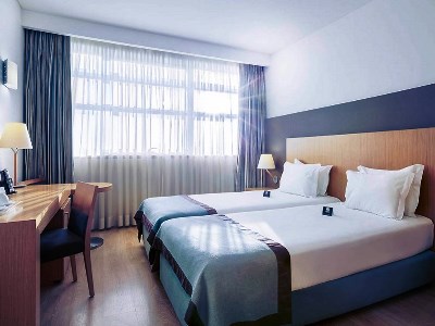 bedroom - hotel mercure lisboa almada - almada, portugal