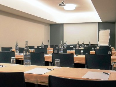 conference room - hotel mercure lisboa almada - almada, portugal
