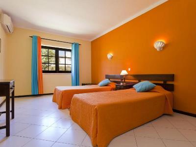 bedroom 1 - hotel colina village - carvoeiro, portugal