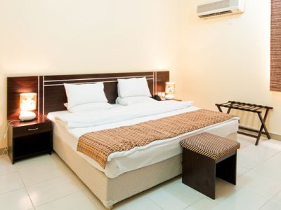 bedroom 1 - hotel la villa - doha, qatar