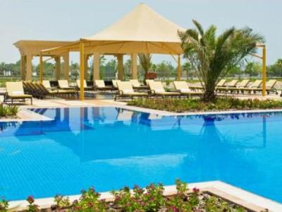 outdoor pool - hotel grand hyatt - doha, qatar