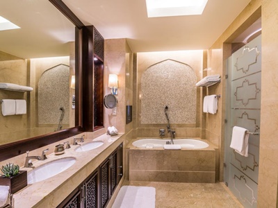 bathroom - hotel st. regis - doha, qatar
