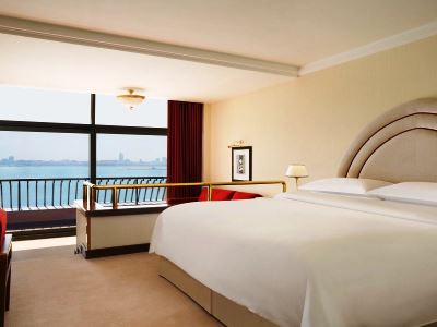 deluxe room - hotel sheraton grand resort and convention - doha, qatar