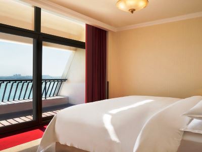 junior suite - hotel sheraton grand resort and convention - doha, qatar