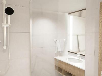 bathroom - hotel hilton garden inn bucharest apt - bucharest, romania