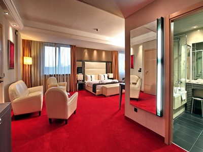 bedroom - hotel holiday inn belgrade - belgrade, serbia