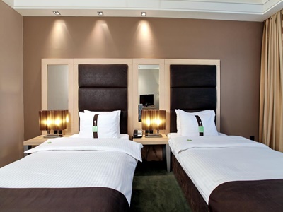 bedroom 5 - hotel holiday inn belgrade - belgrade, serbia