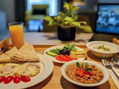 breakfast room - hotel citadines abha - abha, saudi arabia
