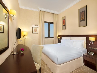 bedroom - hotel doubletree by hilton hotel dhahran - al khobar, saudi arabia