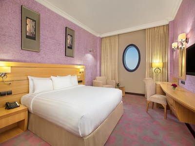 bedroom 1 - hotel doubletree by hilton hotel dhahran - al khobar, saudi arabia