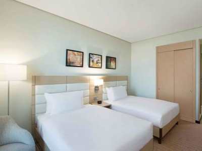 bedroom 1 - hotel hilton garden inn al khobar - al khobar, saudi arabia