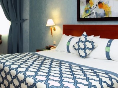 standard bedroom - hotel holiday inn al khobar - al khobar, saudi arabia