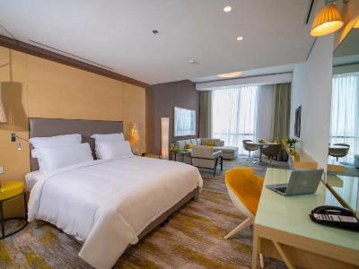 bedroom - hotel dana rayhaan by rotana - dammam, saudi arabia