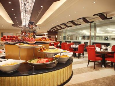 restaurant 1 - hotel al marwa rayhaan by rotana - mecca, saudi arabia