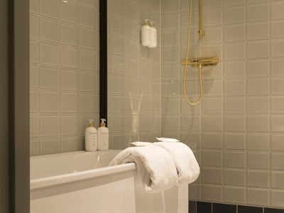 bathroom 1 - hotel best western plus aby - gothenburg, sweden