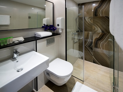 bathroom - hotel hotel mi bencoolen - singapore, singapore