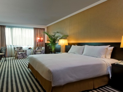deluxe room 2 - hotel concorde - singapore, singapore