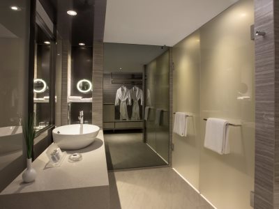 bathroom - hotel carlton singapore - singapore, singapore