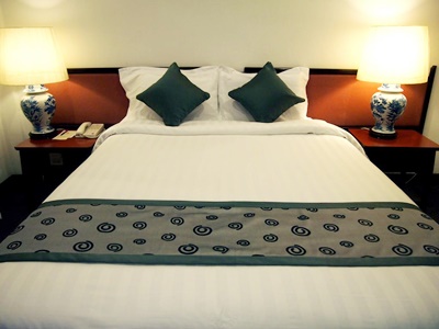 bedroom - hotel hotel royal singapore - singapore, singapore