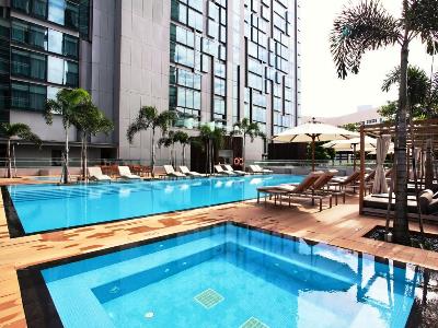 outdoor pool - hotel oasia hotel novena - singapore, singapore