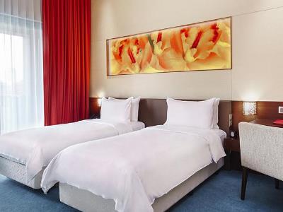 bedroom 1 - hotel resorts world sentosa - hotel ora - singapore, singapore