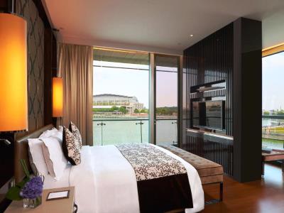 bedroom 2 - hotel fullerton bay - singapore, singapore