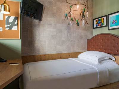 bedroom - hotel hotel g - singapore, singapore