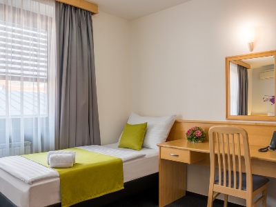 bedroom - hotel orel - maribor, slovenia