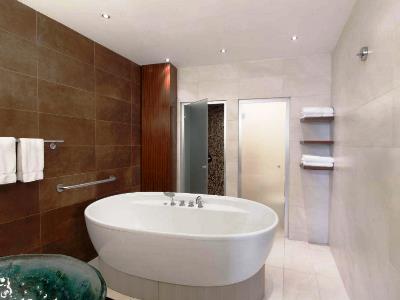 bathroom - hotel radisson blu carlton - bratislava, slovakia