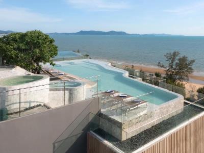 outdoor pool 1 - hotel bayphere hotel pattaya - pattaya, thailand
