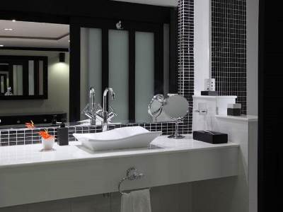 bathroom - hotel nova suites pattaya - pattaya, thailand