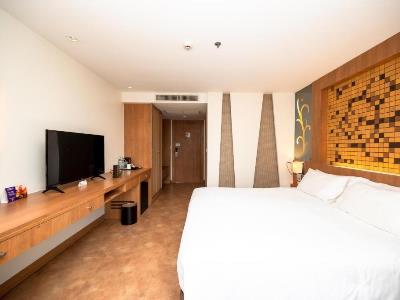 bedroom 1 - hotel centara nova hotel and spa pattaya - pattaya, thailand